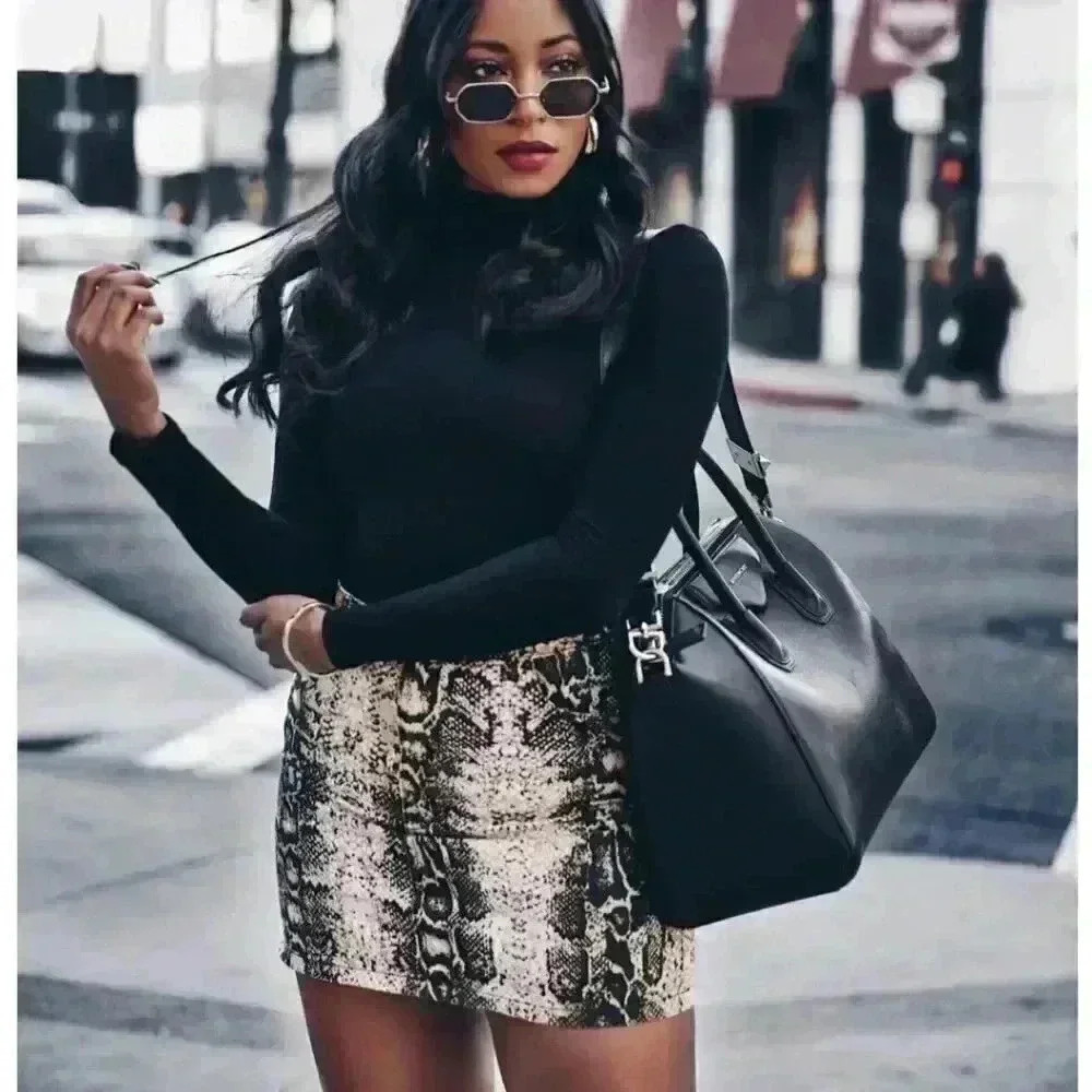 Mod on trend snakeskin skirt